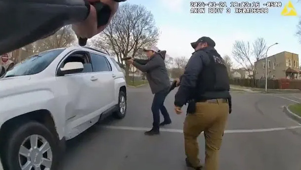 Σικάγο: Αστυνομικοί πυροβόλησαν 96 φορές 26χρονο – Τον είχαν σταματήσει για έλεγχο (βίντεο)