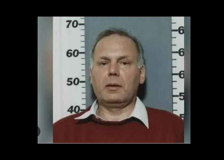 Τον αναζητούσαν 27 χρόνια για «φρικτά σεξουαλικά εγκλήματα σε βάρος παιδιών» – Πώς τον εντόπισαν