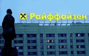 Χρυσές δουλειές από δυτικές τράπεζες στη Ρωσία