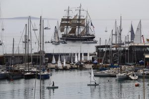 Η Ολυμπιακή Φλόγα ξεκίνησε το ταξίδι της για την Γαλλία με το ιστιοφόρο Belem