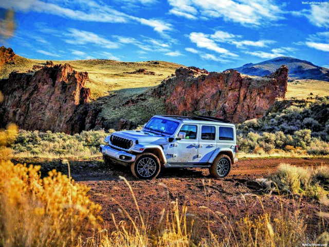 Jeep: Πρεμιέρα για το υβριδικό Wrangler