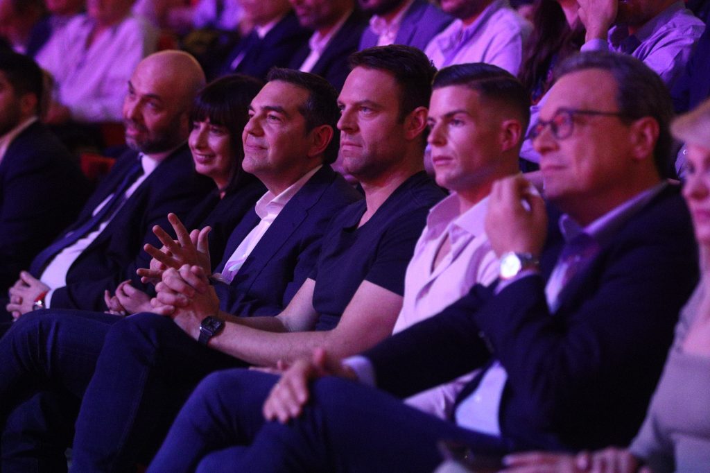 Ο Στέφανος Κασσελάκης ανακοίνωσε το ευρωψηφοδέλτιο του ΣΥΡΙΖΑ παρουσία Τσίπρα