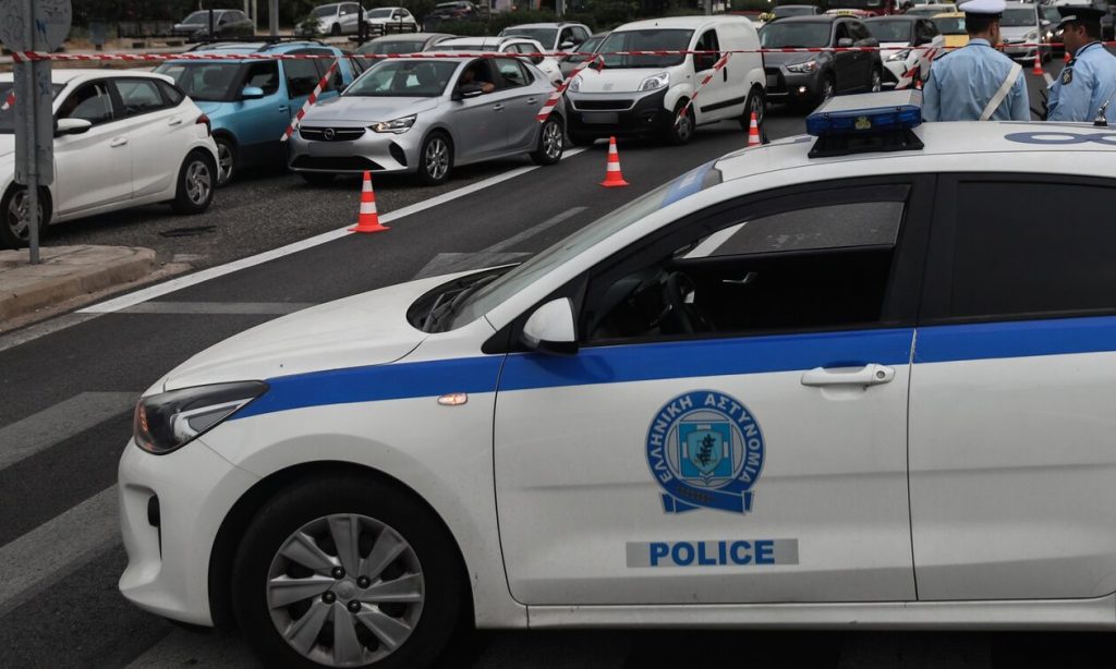 &Mu;&epsilon;&gamma;ά&lambda;&eta; &tau;&rho;ύ&pi;&alpha; &mu;&epsilon; &nu;&epsilon;&rho;ό &sigma;&tau;&eta; &Lambda;. &Sigma;&upsilon;&gamma;&gamma;&rho;&omicron;ύ &pi;&rho;&omicron;&kappa;&alpha;&lambda;&epsilon;ί &sigma;&omicron;&beta;&alpha;&rho;ά &kappa;&upsilon;&kappa;&lambda;&omicron;&phi;&omicron;&rho;&iota;&alpha;&kappa;ά &pi;&rho;&omicron;&beta;&lambda;ή&mu;&alpha;&tau;&alpha;