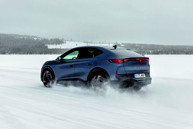 Cupra Tavascan: Γκάζια στο χιόνι