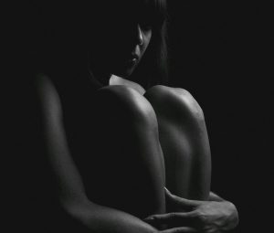 Δίκη προπονητή ιστιοπλοΐας: «Της στέρησε την παιδική της ηλικία, την εφηβεία της» λέει η μητέρα της 12χρονης