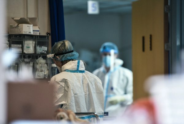 Κορονοϊός: Πέθανε ο μακροβιότερος ασθενής με COVID – Υπέφερε για 613 μέρες και πέρασε 50 μεταλλάξεις