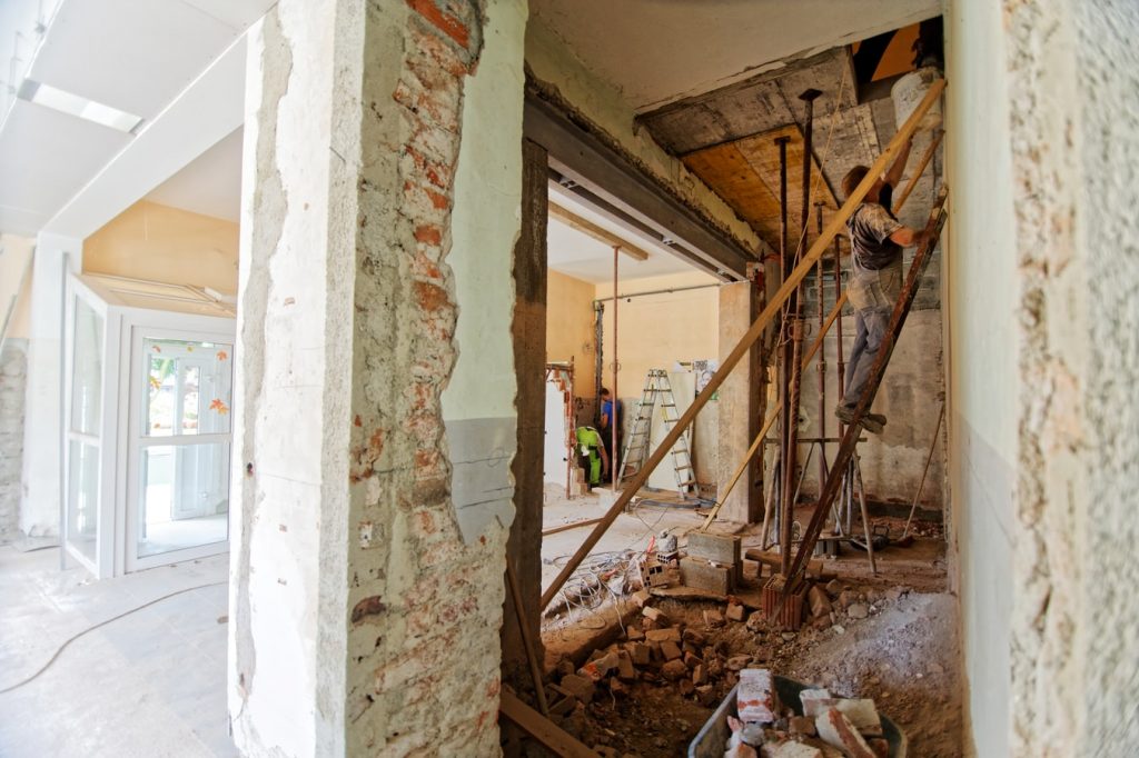 9+1 βήματα για ασφαλείς ανακαινίσεις κατοικιών και κτιρίων