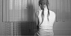 Πύργος: Σε σοκ η 13χρονη που ξυλοκοπήθηκε άγρια στη μέση του δρόμου από 14χρονη