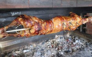 Πάσχα: Καταγγελίες για ελληνοποιήσεις αμνοεριφίων – Πώς θα τα ξεχωρίσετε