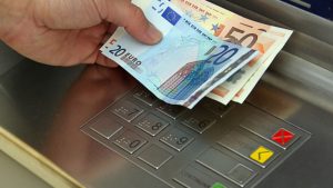 Επίδομα μητρότητας: Εως και 10.000 ευρώ θα λάβουν οι μη μισθωτές μητέρες