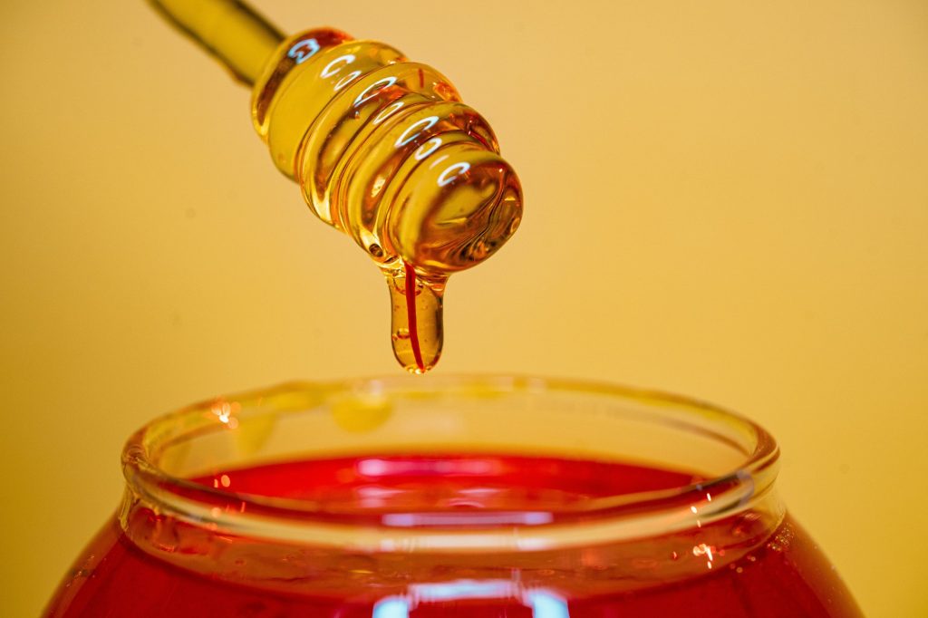 Καμπανάκι ΕΟΦ για επικίνδυνα σκευάσματα με μέλι για ενίσχυση της λίμπιντο