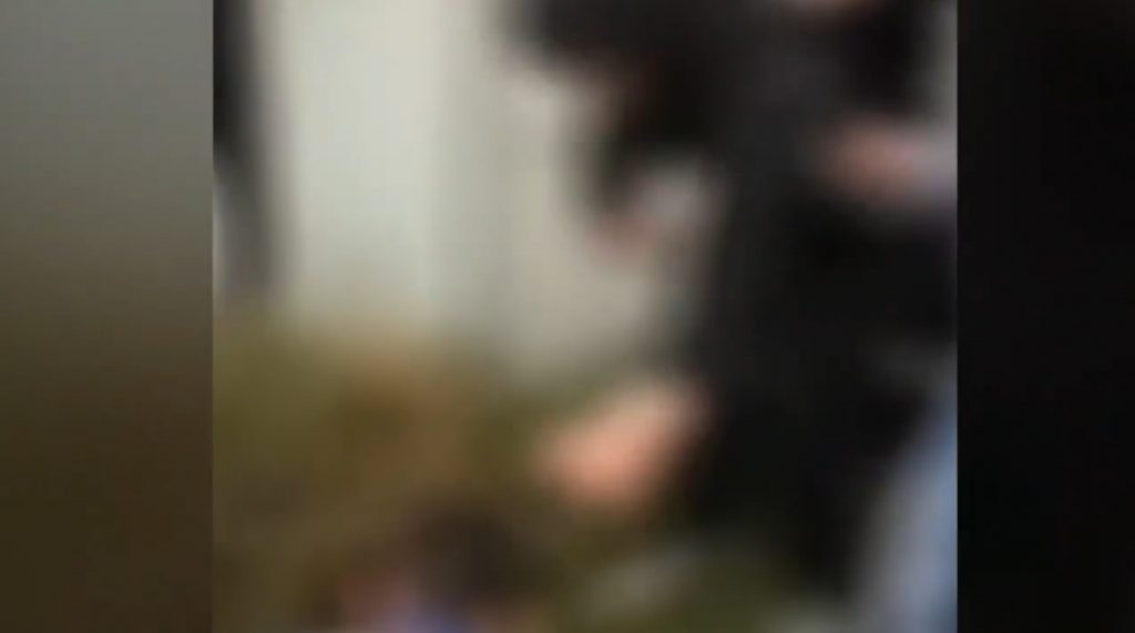 Κρήτη: Βίντεο με άγριο ξυλοδαρμό 14χρονου σε σχολείο