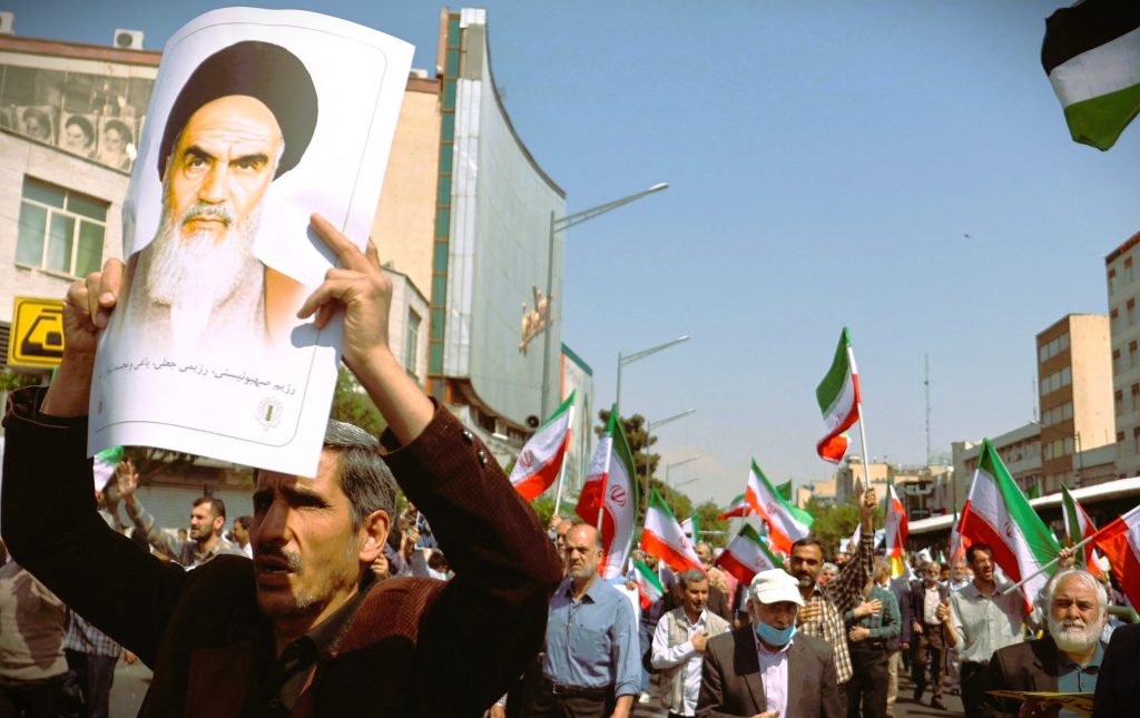 Καθηγητής του Χάρβαρντ ξεσπαθώνει: «Μη ξεγελιέστε, δεν φταίει η Τεχεράνη»