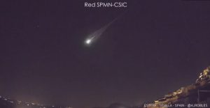 Εντυπωσιακό βίντεο: Η στιγμή που μετεωρίτης «διασχίζει» τον νυχτερινό ουρανό της Ισπανίας