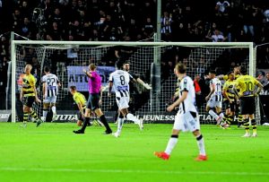 Ανατροπή γκραν γκινιόλ!