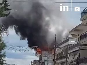Θεσσαλονίκη: Φωτιά σε ρετιρέ – Πυκνοί καπνοί στην περιοχή