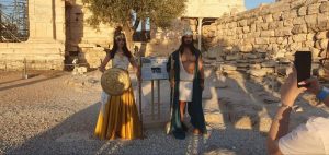 Κατεπείγουσα ερώτηση ΣΥΡΙΖΑ στη Μενδώνη για τις χλαμύδες στην Ακρόπολη – «Θα αναλάβει την πολιτική ευθύνη;»