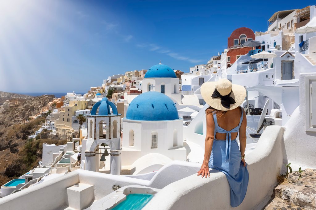 Απαγορευμένες και φέτος οι διακοπές για τους Έλληνες