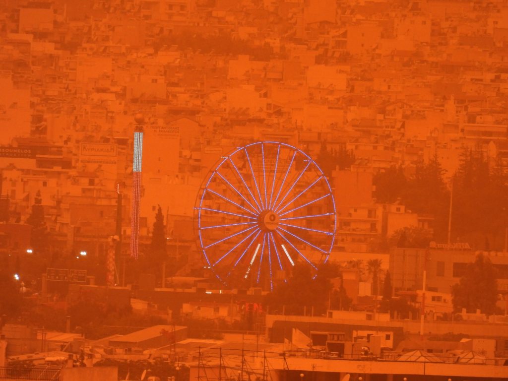 Πώς η αφρικανική σκόνη σκέπασε την Ελλάδα – Πόσο θα διαρκέσει το φαινόμενο [Δορυφορικές εικόνες]