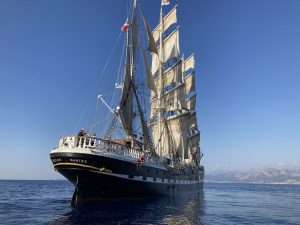 Ολυμπιακοί Αγώνες: Το ιστιοφόρο «Belem» με την Ολυμπιακή Φλόγα διασχίζει τον Ισθμό της Κορίνθου