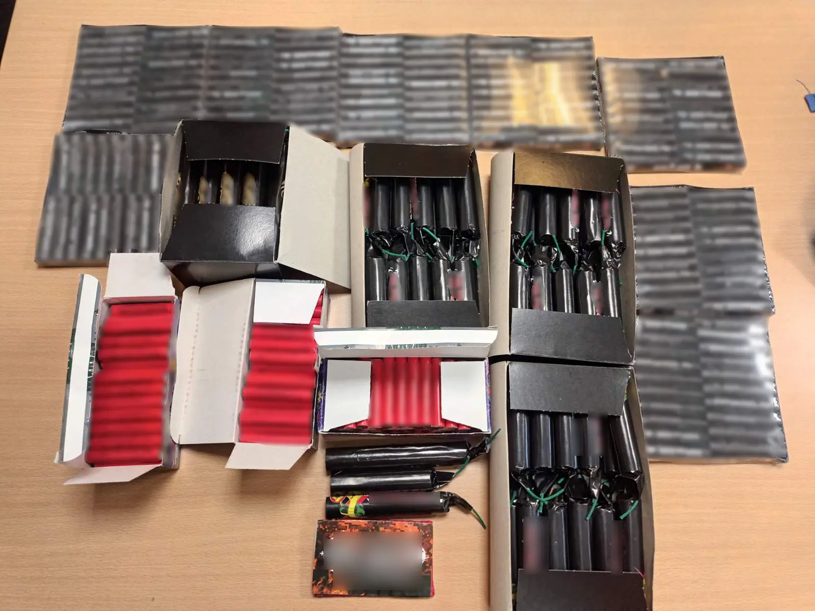 Κηφισιά: 17χρονος πουλούσε βεγγαλικά στα μέσα κοινωνικής δικτύωσης