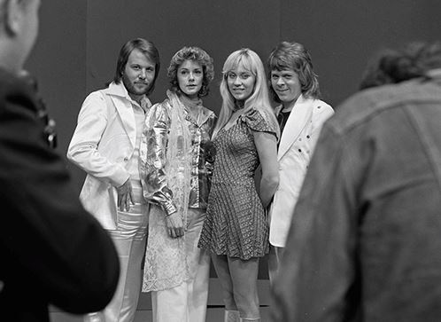 «Ένα ακόμη συγκρότημα τσιχλόφουσκας» – Η ημέρα που οι Abba κέρδισαν τη Eurovision