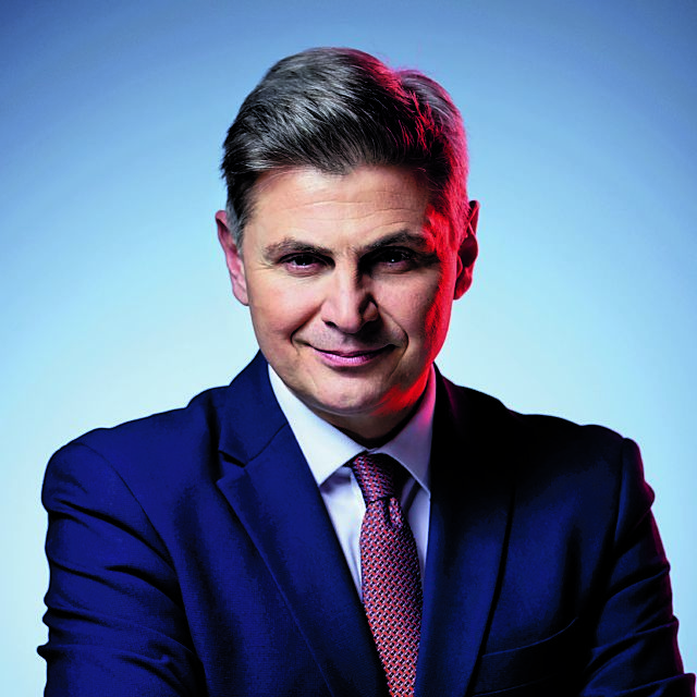 Νικόλας Φαραντούρης: «Μια αισιόδοξη πραγματικότητα ξημερώνει»