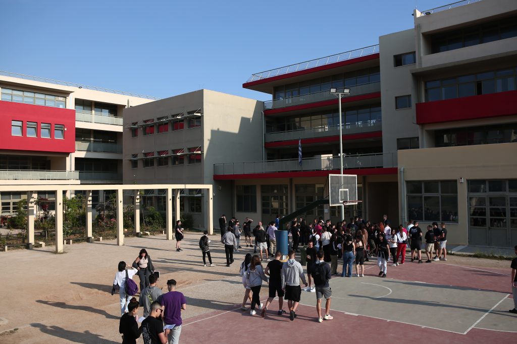 Σχολικά γεύματα: Η δηλητηρίαση, οι καταγγελίες και τα ένοχα μυστικά