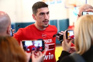 Λαρεντζάκης για φάιναλ φορ: «Πάμε για να διεκδικήσουμε τον τίτλο, δεν υπάρχει κάτι λιγότερο»