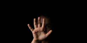 Θεσσαλονίκη: Χειροπέδες σε 50χρονο για σεξουαλική παρενόχληση της ανήλικης κόρης της συντρόφου του