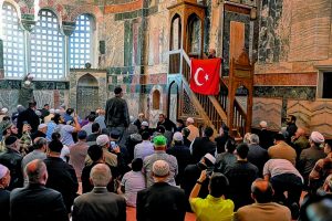 Τζαμί ξανά και η ιστορική Μονή της Χώρας