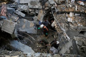 Ισραηλινοί βομβαρδισμοί στη Ράφα πριν τις διαπραγματεύσεις in extremis στο Κάιρο