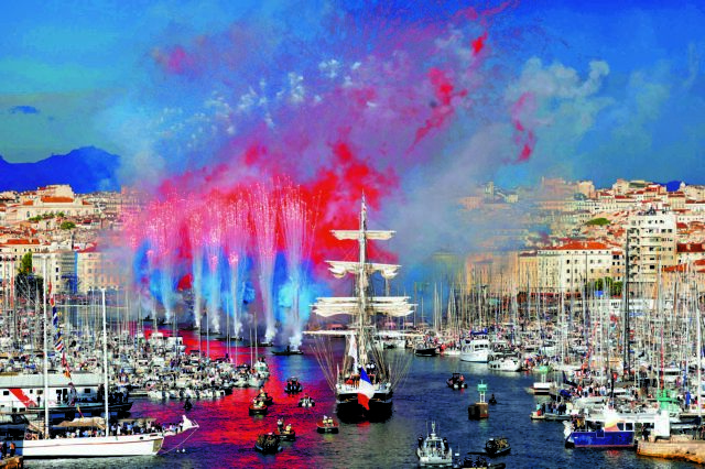 Λαμπρή υποδοχή και δεκάδες χιλιάδες για τη Φλόγα!