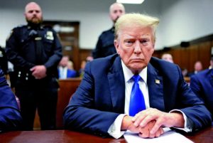 Ενοχος ο Τραμπ για την υπόθεση Στόρμι Ντάνιελς