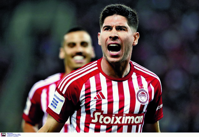 Υμνοι του Φραν Ναβάρο για την ερυθρόλευκη οικογένεια