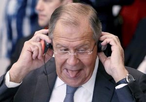 «Έσκασε» στα γέλια ο Λαβρόφ με τη δήλωση Μακρόν για πιθανή αποστολή δυτικών δυνάμεων στην Ουκρανία