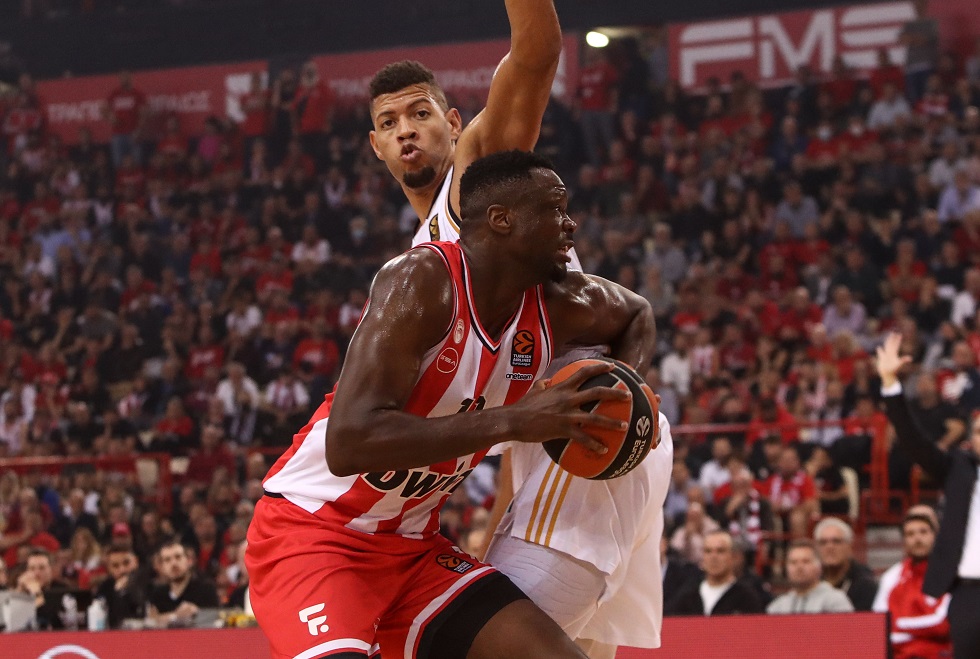 «Ελληνική κόλαση για τη Ρεάλ στο Βερολίνο – Ακούς παντού μαλ@κ@»