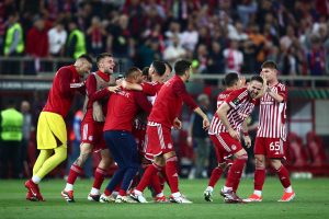 Οι έξαλλοι πανηγυρισμοί των παικτών του Ολυμπιακού για την πρόκριση στον μεγάλο τελικό