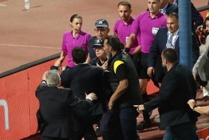 «Η Φραπάρ δέχθηκε επίθεση στην Ελλάδα» – Το άνανδρο «ντου» του Καρυπίδη κάνει τον γύρο του κόσμου