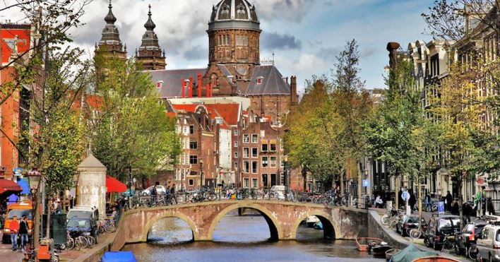 Αμστερνταμ: Μέχρι και μισό εκατομμύριο ευρώ για μια θέση πάρκινγκ
