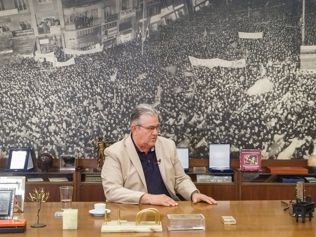 Γαύρος ή… Πίτσα Φιορεντίνα – Οι απαντήσεις του Δημήτρη Κουτσούμπα