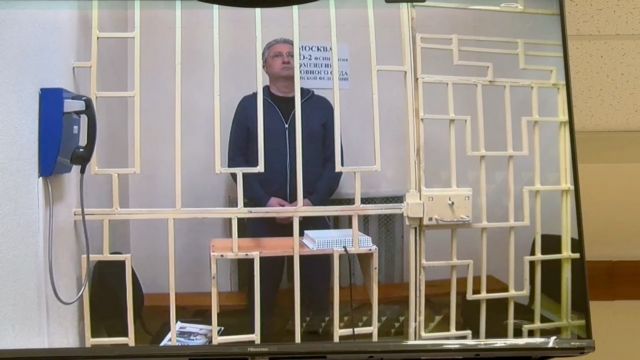 Γιατί συλλαμβάνονται συνεχώς στρατιωτικοί και αξιωματούχοι στη Ρωσία ;