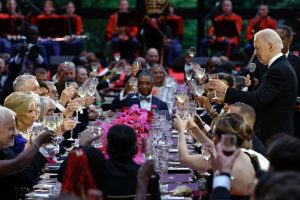 Ο Μπάιντεν προσπαθεί να σώσει την «αφρικανική» πολιτική του με ένα εντυπωσιακό δείπνο