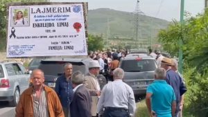 Γυναικοκτονία στο Μενίδι: «Ράγισαν» καρδιές στο «τελευταίο αντίο» στην 40χρονη Ενκελέϊντα