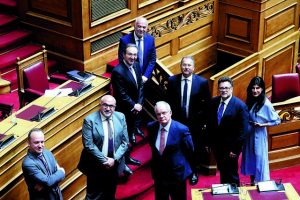 Η Αρχή παρακάμπτει το πόρισμα του υπουργείου για τα e-mail