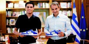 Στα ΝουΔου μου τα παπούτσια