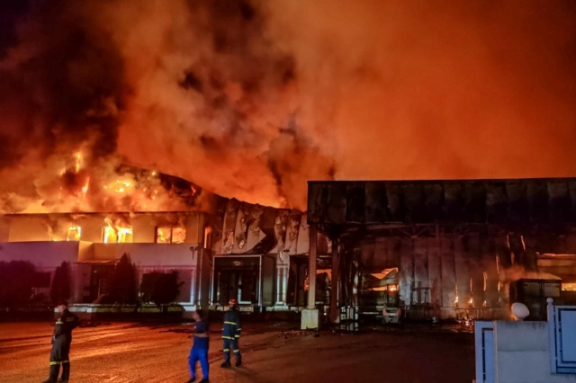 Από πρόθεση η φωτιά στο εργοστάσιο τροφίμων στη Λαμία – «Δεν με έχει ενημερώσει κανείς»