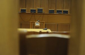 Λάρισα: Ποινή φυλάκισης δύο ετών σε 38χρονο που ξυλοκόπησε 44χρονη για μια θέση πάρκινγκ