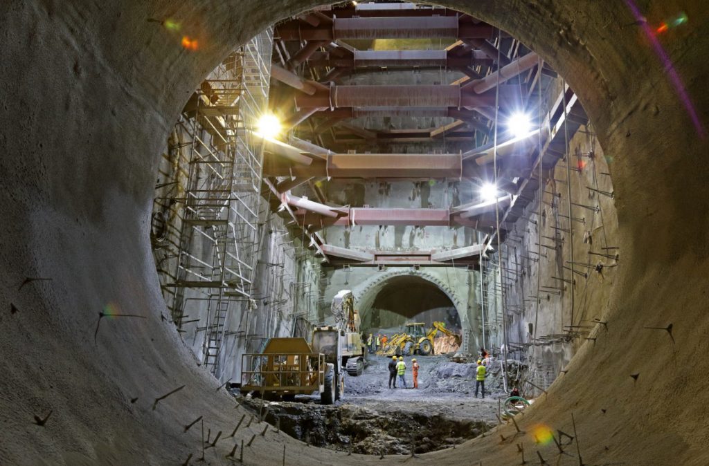 Απεργίες διαρκείας «φρενάρουν» τη Γραμμή 4 του Μετρό