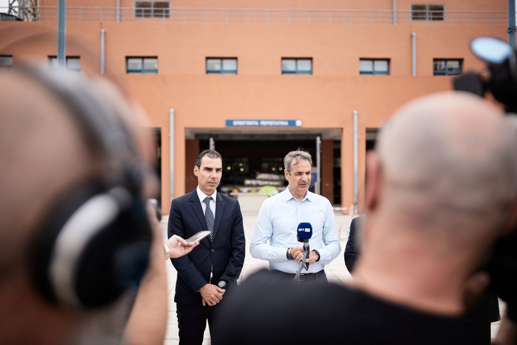 Εργαζόμενοι στο νοσοκομείο «Αττικόν»: Ο πρωθυπουργός ήρθε σαν τον κλέφτη – Την επίσκεψη έμαθαν μόνο λίγοι